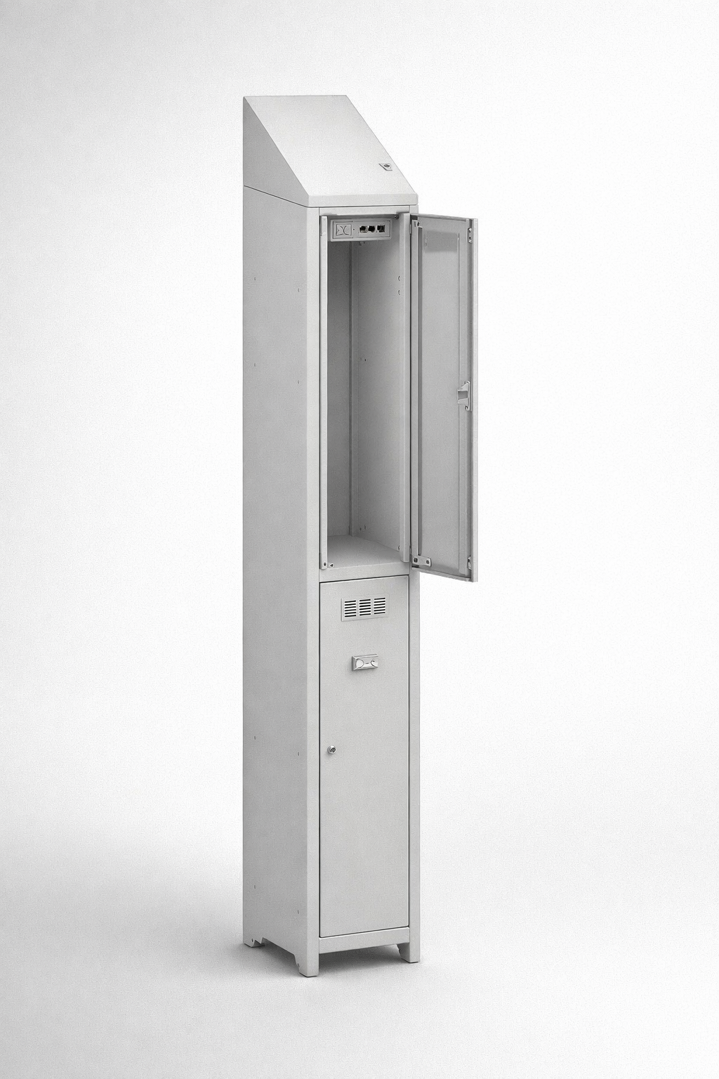 MSUV skříňka MSus 312v - combining personal or garment storage with controlled