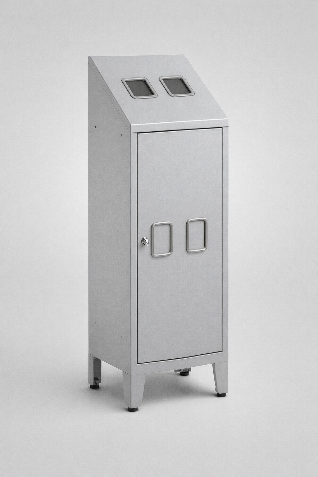 Úklidová skříň MPO na odpady drobne - uspořádané uložení čisticích prostředků a provozního